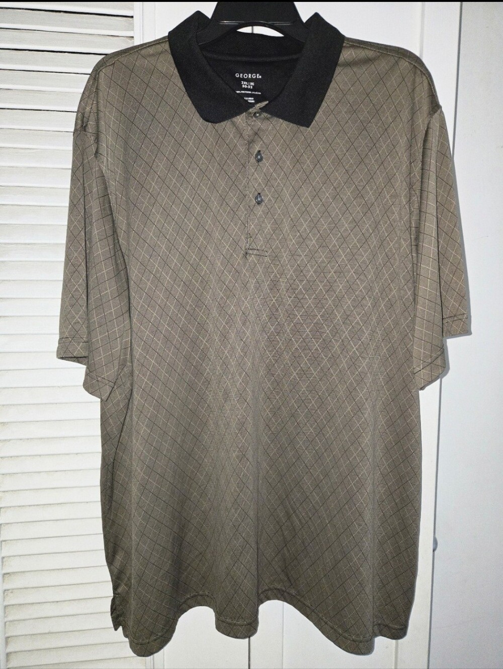 George Mens 2XL(50-52)polo type shirt beige diamond pattern, black collar